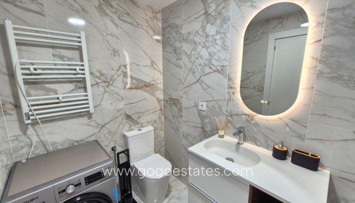 Te koop - Appartement - Appartement op de middelste verdieping - Torrevieja - Torrevieja Centro