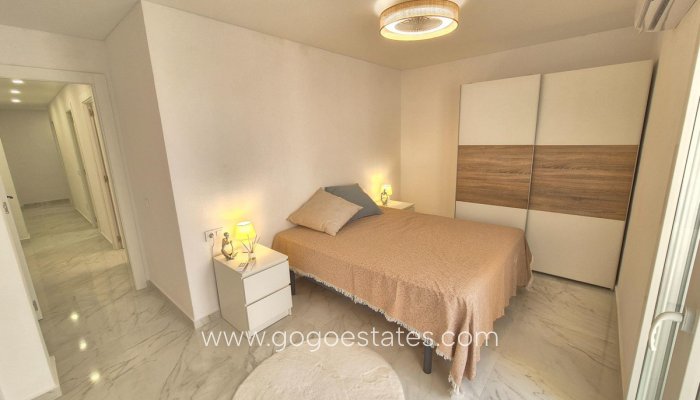 Te koop - Appartement - Appartement op de middelste verdieping - Torrevieja - Torrevieja Centro