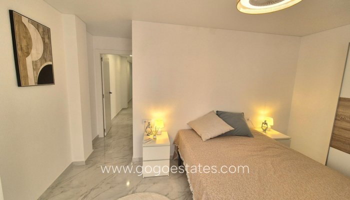 Te koop - Appartement - Appartement op de middelste verdieping - Torrevieja - Torrevieja Centro