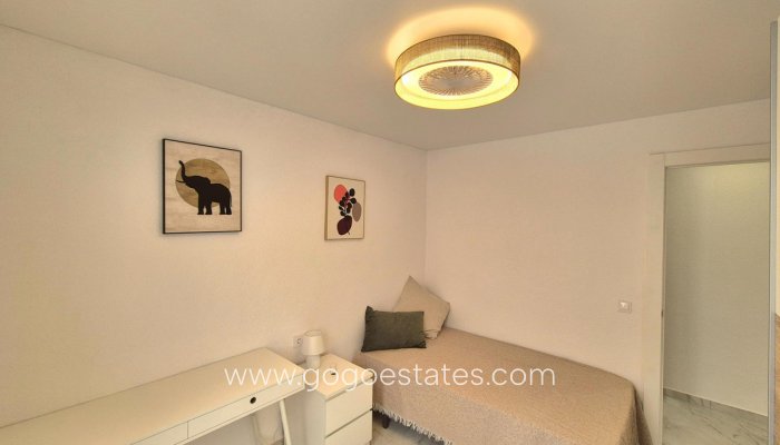 Te koop - Appartement - Appartement op de middelste verdieping - Torrevieja - Torrevieja Centro