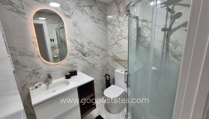 Te koop - Appartement - Appartement op de middelste verdieping - Torrevieja - Torrevieja Centro