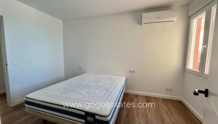 Te koop - Appartement - Appartement op de middelste verdieping - Torrevieja - Torrevieja Centro