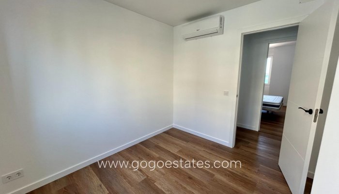 Te koop - Appartement - Appartement op de middelste verdieping - Torrevieja - Torrevieja Centro