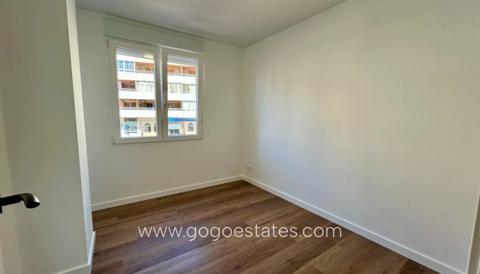 Te koop - Appartement - Appartement op de middelste verdieping - Torrevieja - Torrevieja Centro