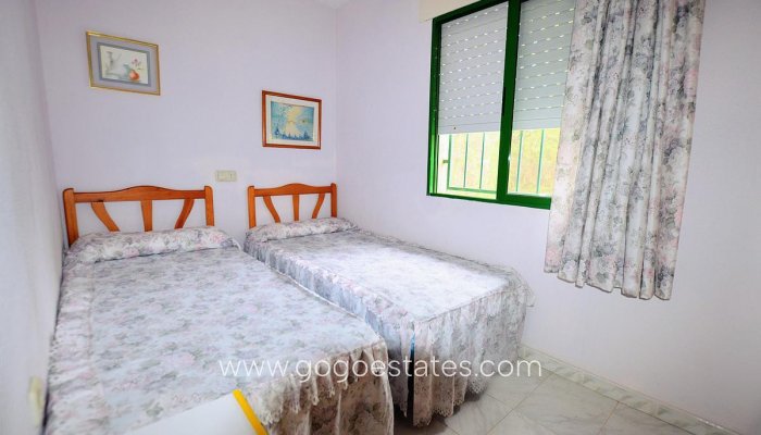 Te koop - Huis - Halfvrijstaande woning - Orihuela - Punta Prima