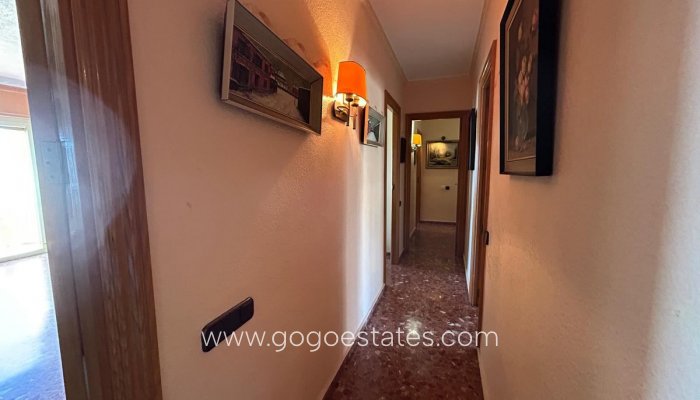 Te koop - Appartement - Appartement op de middelste verdieping - Torrevieja - Torrevieja Centro