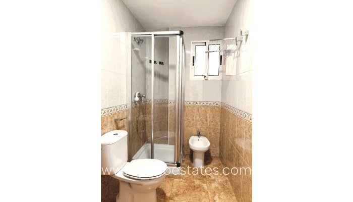 Te koop - Appartement - Appartement op de middelste verdieping - Torrevieja - Torrevieja Centro
