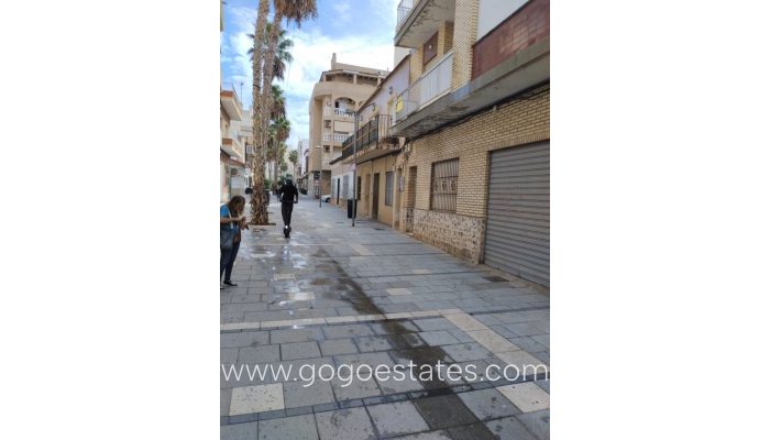 Te koop - Commercieel - Appartementencomplex - Torrevieja - Torrevieja Centro