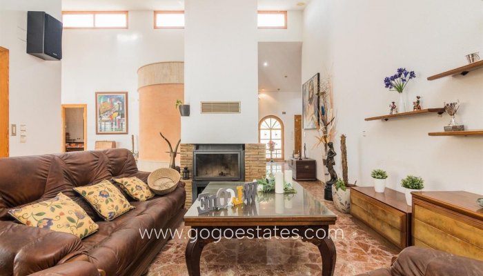 Te koop - Huis - Vrijstaande Villa - Elche - Elche Centro