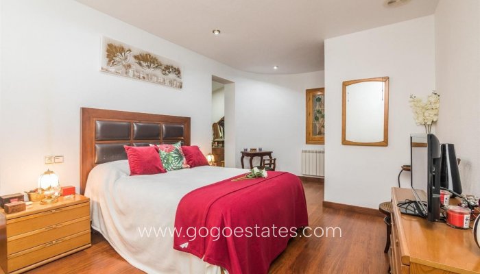 Te koop - Huis - Vrijstaande Villa - Elche - Elche Centro