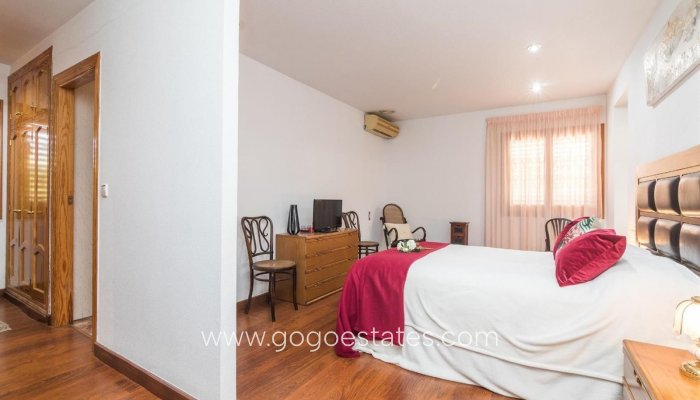 Te koop - Huis - Vrijstaande Villa - Elche - Elche Centro