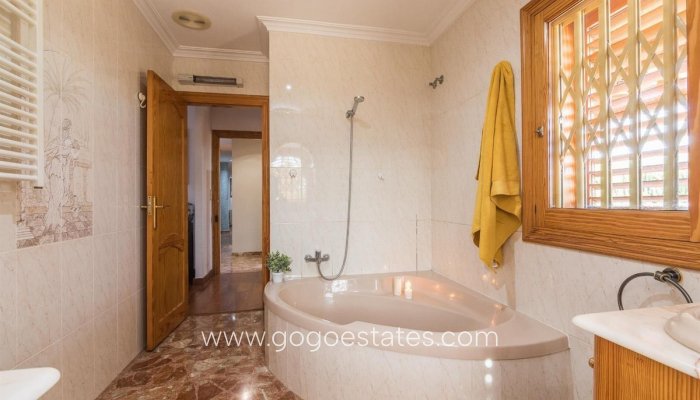 Te koop - Huis - Vrijstaande Villa - Elche - Elche Centro