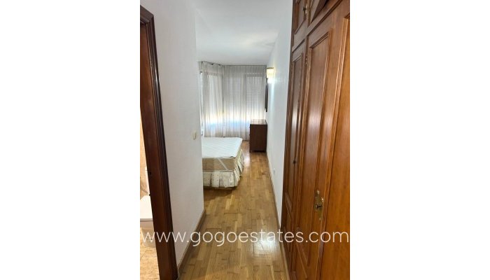 Te koop - Appartement - Appartement op de middelste verdieping - Torrevieja - Torrevieja Centro