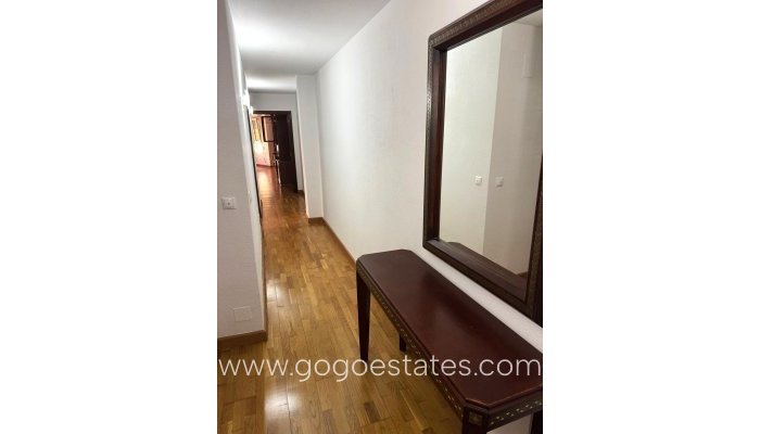 Te koop - Appartement - Appartement op de middelste verdieping - Torrevieja - Torrevieja Centro