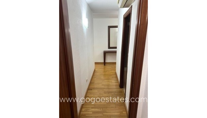 Te koop - Appartement - Appartement op de middelste verdieping - Torrevieja - Torrevieja Centro