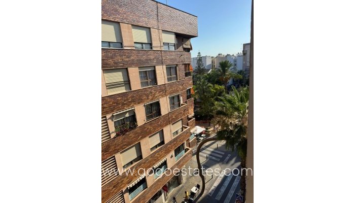 Te koop - Appartement - Appartement op de middelste verdieping - Torrevieja - Torrevieja Centro