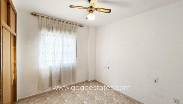 Te koop - Appartement - Appartement op de middelste verdieping - Torrevieja - Torrevieja Centro