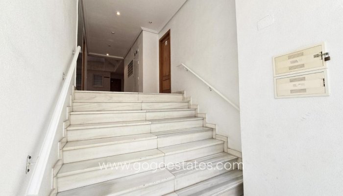 Te koop - Appartement - Appartement op de middelste verdieping - Torrevieja - Torrevieja Centro