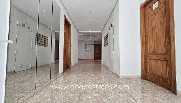 Te koop - Appartement - Appartement op de middelste verdieping - Torrevieja - Torrevieja Centro