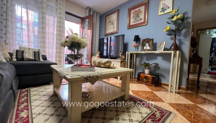 Te koop - Appartement - Appartement op de middelste verdieping - Torrevieja - Torrevieja Centro