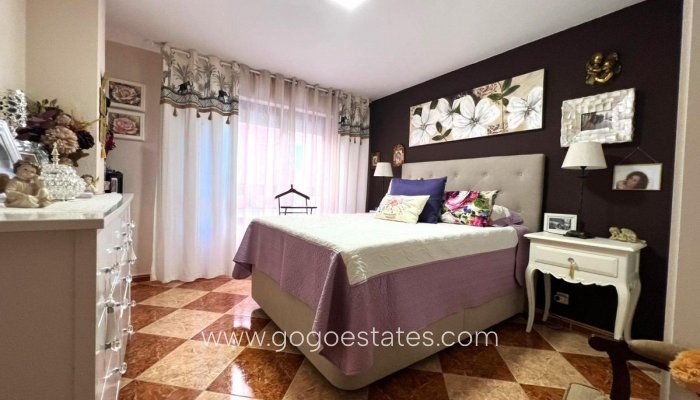 Te koop - Appartement - Appartement op de middelste verdieping - Torrevieja - Torrevieja Centro