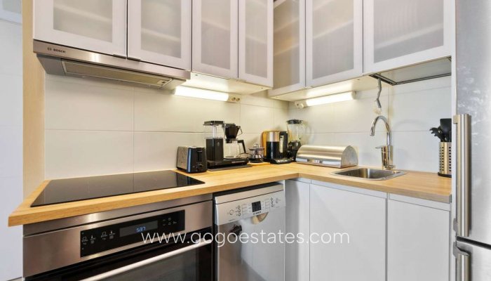 Te koop - Appartement - Appartement op de middelste verdieping - Torrevieja - Torrevieja Centro