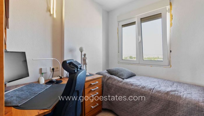 Te koop - Appartement - Appartement op de middelste verdieping - Torrevieja - Torrevieja Centro