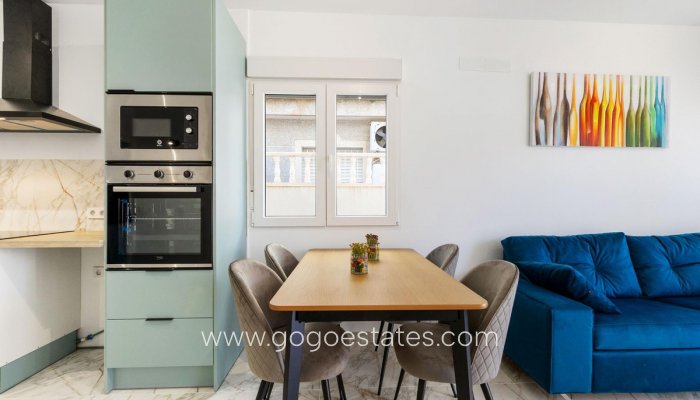 Te koop - Huis - Vrijstaande Villa - Torrevieja - Nueva Torrevieja