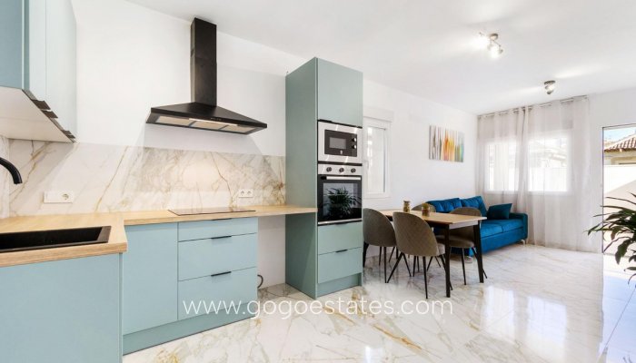 Te koop - Huis - Vrijstaande Villa - Torrevieja - Nueva Torrevieja