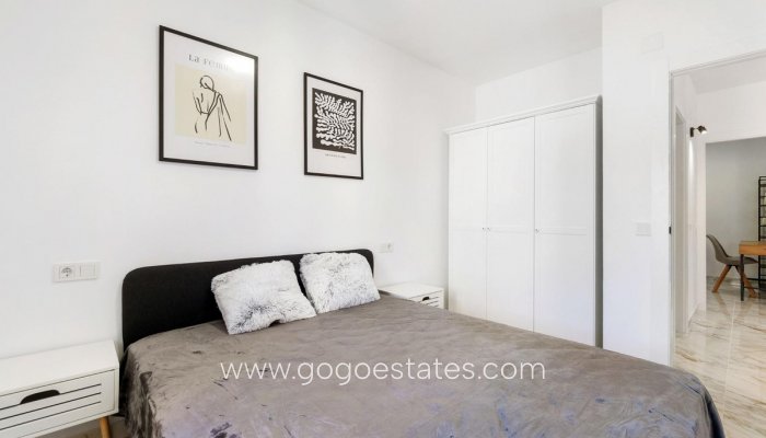 Te koop - Huis - Vrijstaande Villa - Torrevieja - Nueva Torrevieja