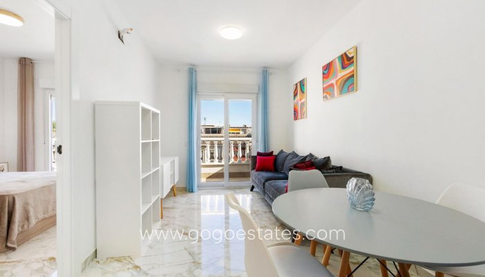 Te koop - Huis - Vrijstaande Villa - Torrevieja - Nueva Torrevieja