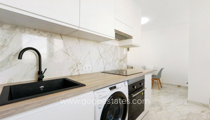 Te koop - Huis - Vrijstaande Villa - Torrevieja - Nueva Torrevieja