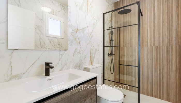 Te koop - Huis - Vrijstaande Villa - Torrevieja - Nueva Torrevieja