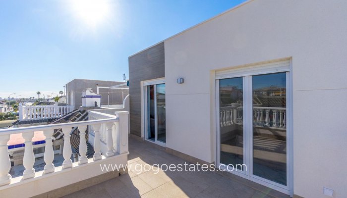 Te koop - Huis - Vrijstaande Villa - Torrevieja - Nueva Torrevieja