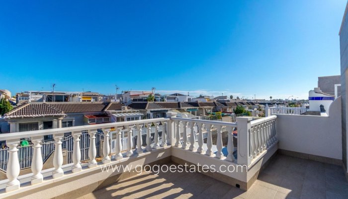 Te koop - Huis - Vrijstaande Villa - Torrevieja - Nueva Torrevieja