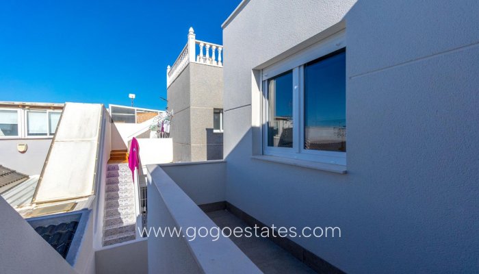 Te koop - Huis - Vrijstaande Villa - Torrevieja - Nueva Torrevieja