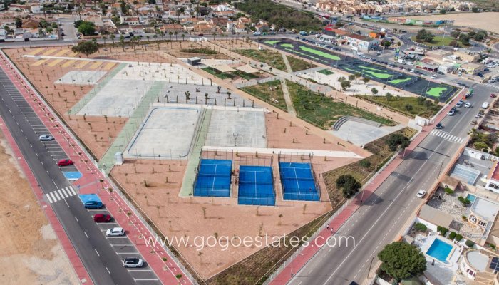 Te koop - Huis - Vrijstaande Villa - Torrevieja - Nueva Torrevieja