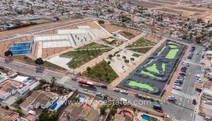 Te koop - Huis - Vrijstaande Villa - Torrevieja - Nueva Torrevieja