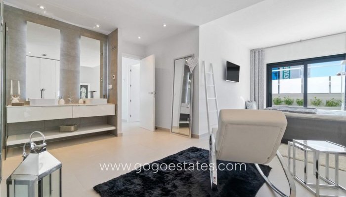 Te koop - Huis - Vrijstaande Villa - Orihuela - Campoamor