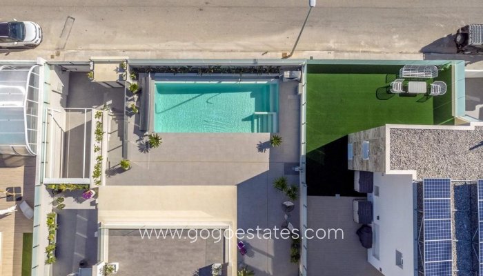 Te koop - Huis - Vrijstaande Villa - Orihuela - Campoamor