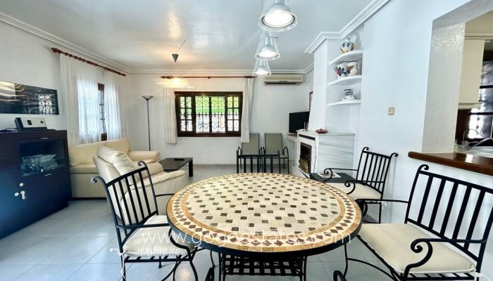 Te koop - Huis - Vrijstaande Villa - Orihuela - La Zenia