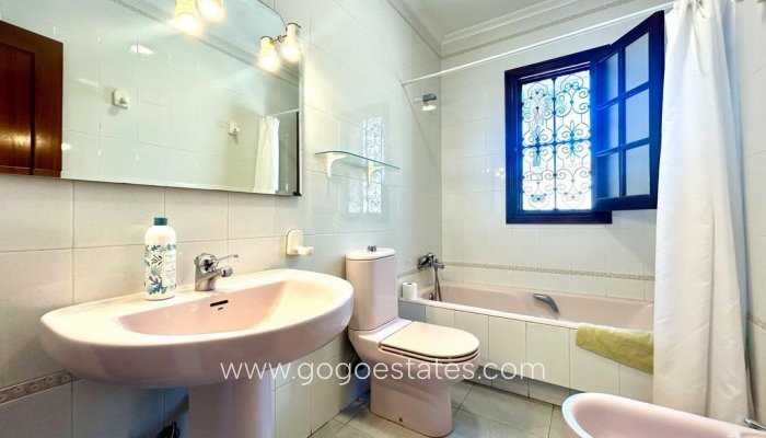 Te koop - Huis - Vrijstaande Villa - Orihuela - La Zenia