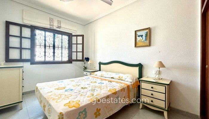 Te koop - Huis - Vrijstaande Villa - Orihuela - La Zenia