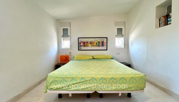 Te koop - Huis - Vrijstaande Villa - Orihuela - La Zenia