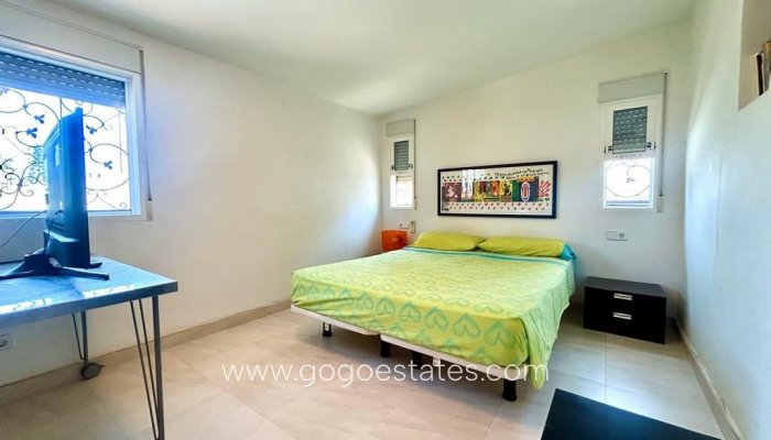 Te koop - Huis - Vrijstaande Villa - Orihuela - La Zenia