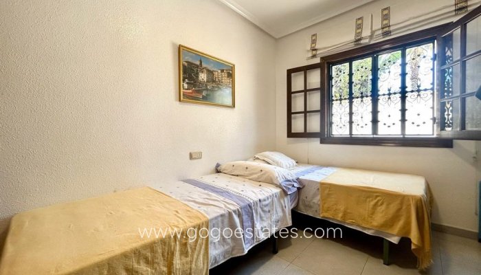 Te koop - Huis - Vrijstaande Villa - Orihuela - La Zenia