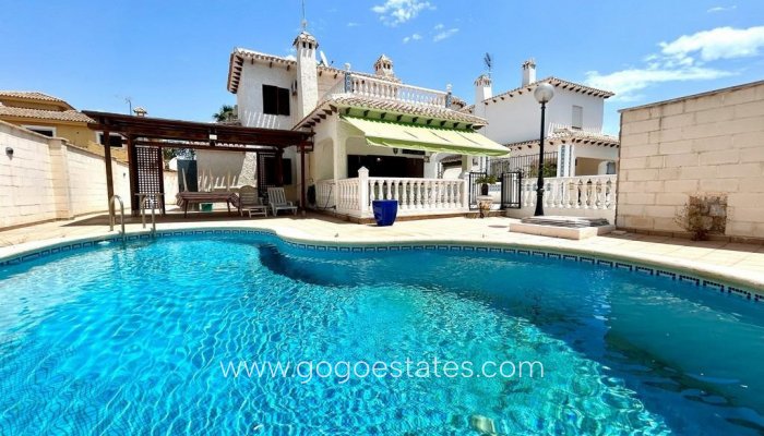 Te koop - Huis - Vrijstaande Villa - Orihuela - La Zenia