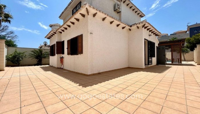 Te koop - Huis - Vrijstaande Villa - Orihuela - La Zenia