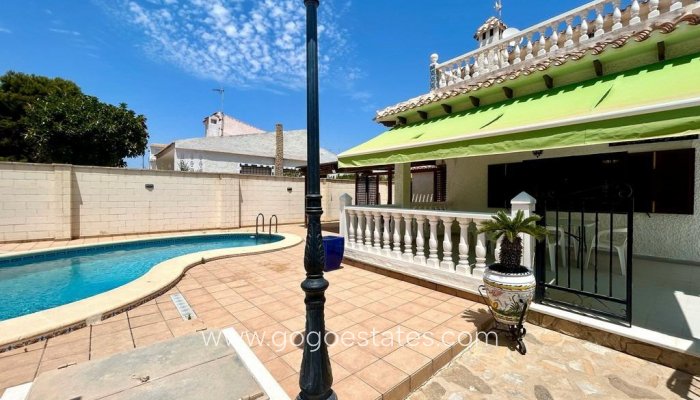 Te koop - Huis - Vrijstaande Villa - Orihuela - La Zenia