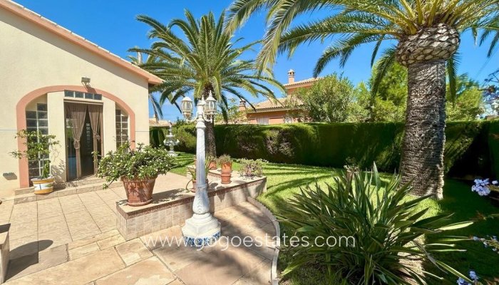 Te koop - Huis - Vrijstaande Villa - Orihuela - Cabo Roig